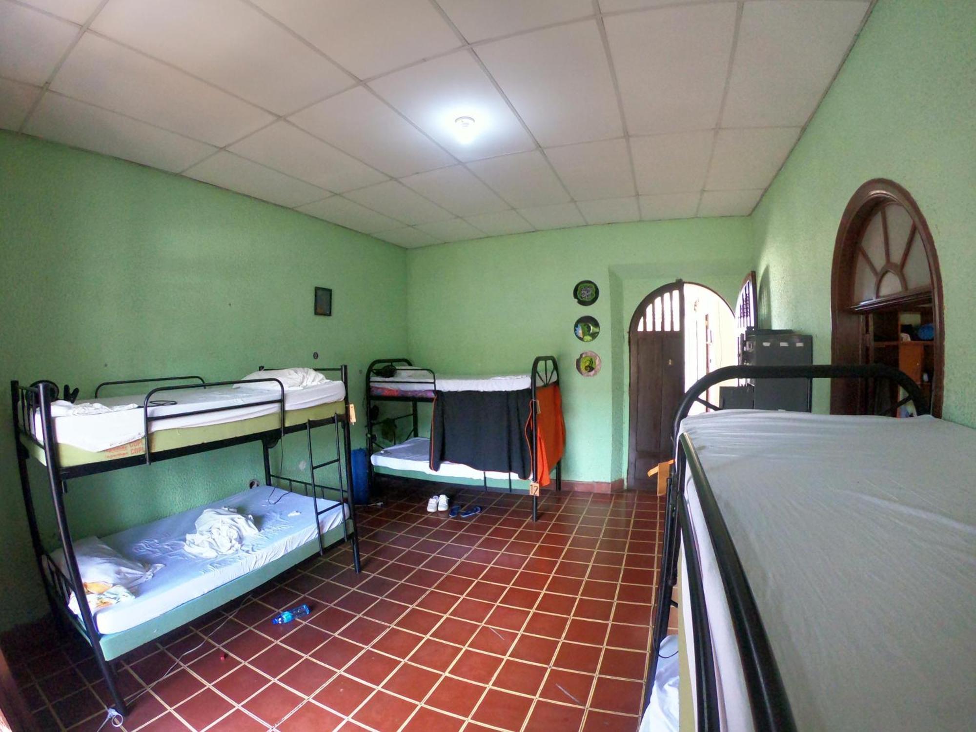 Castello Hostal Santa Ana Esterno foto